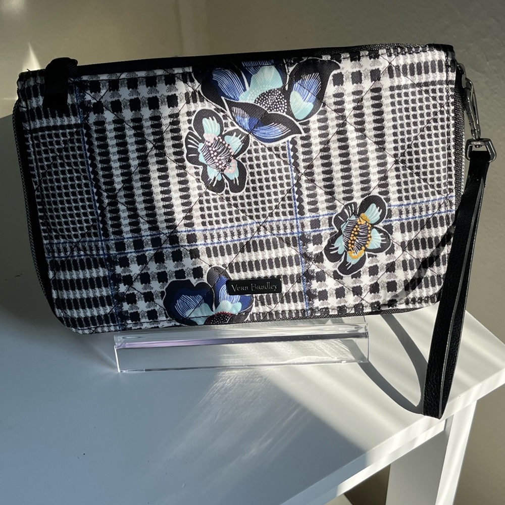 Vera Bradley On The Go Wristlet RFID Bedford Plaid Pattern